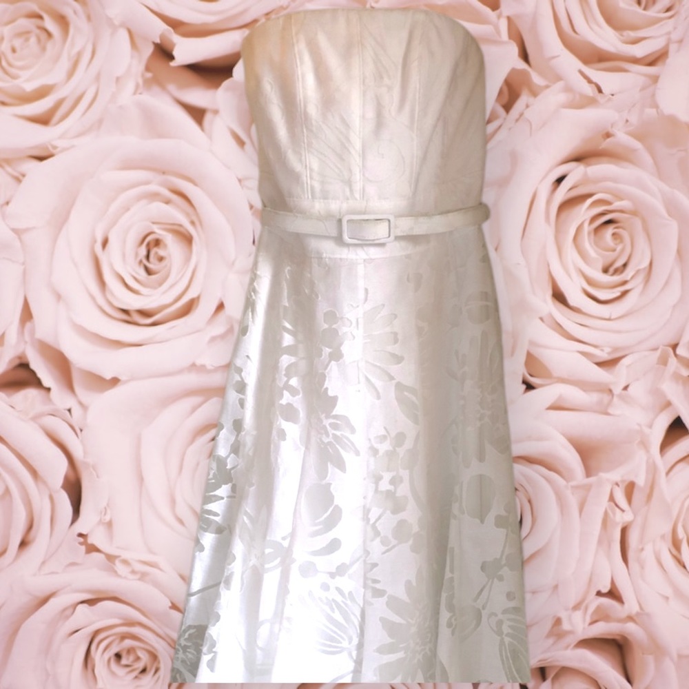 White House Black Market Strapless White Dress